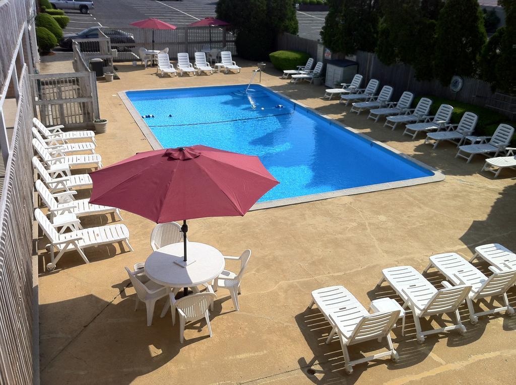 Holiday Hill Inn & Suites Dennisport Buitenkant foto
