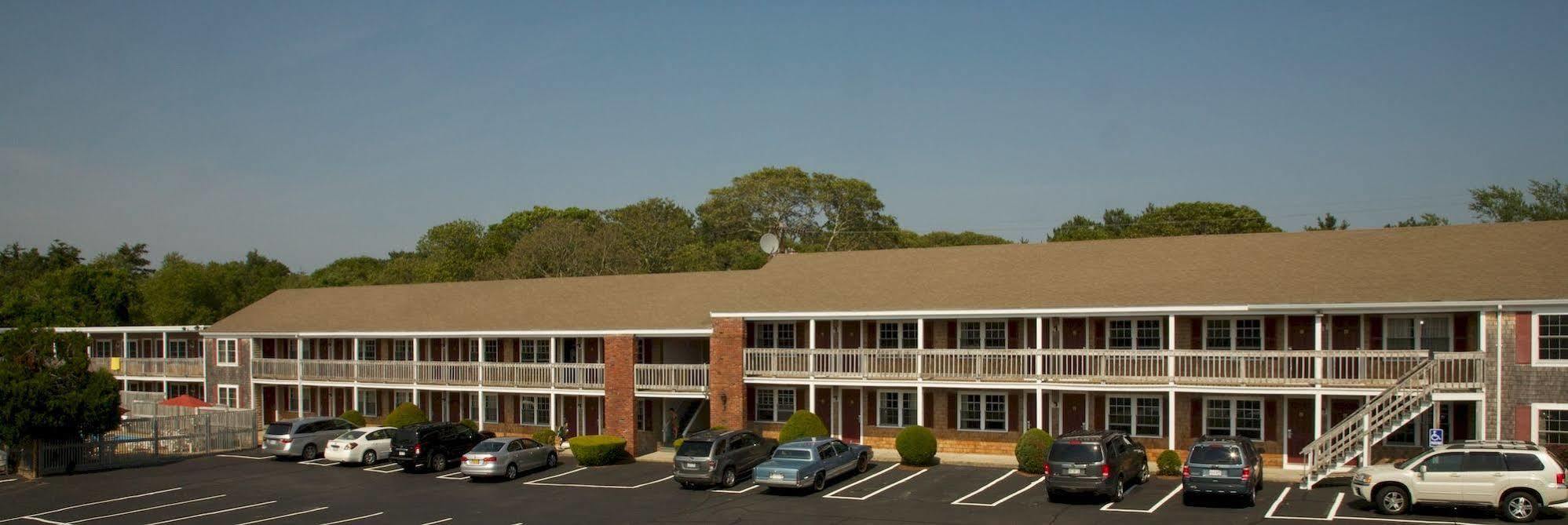 Holiday Hill Inn & Suites Dennisport Buitenkant foto