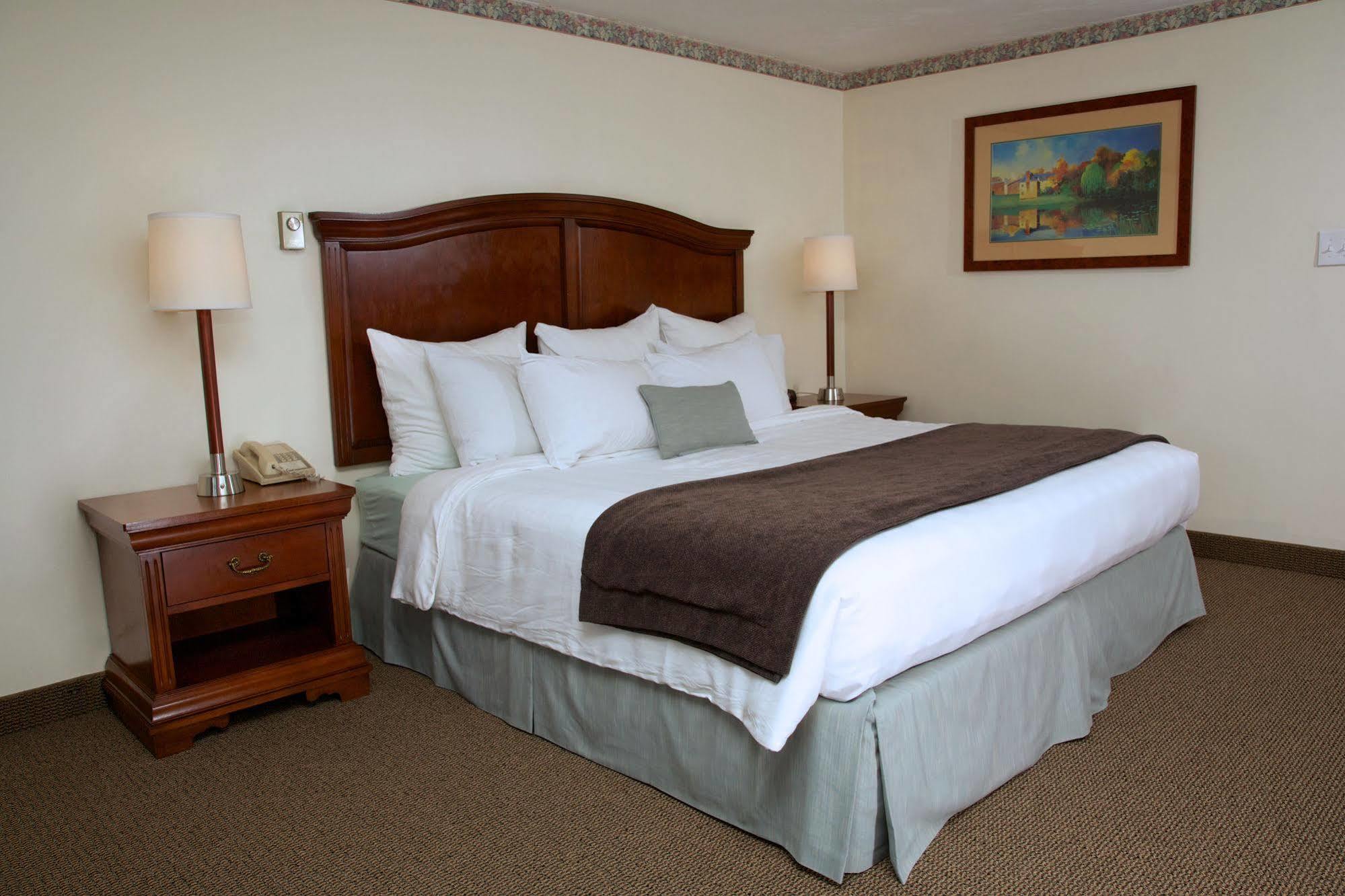 Holiday Hill Inn & Suites Dennisport Buitenkant foto