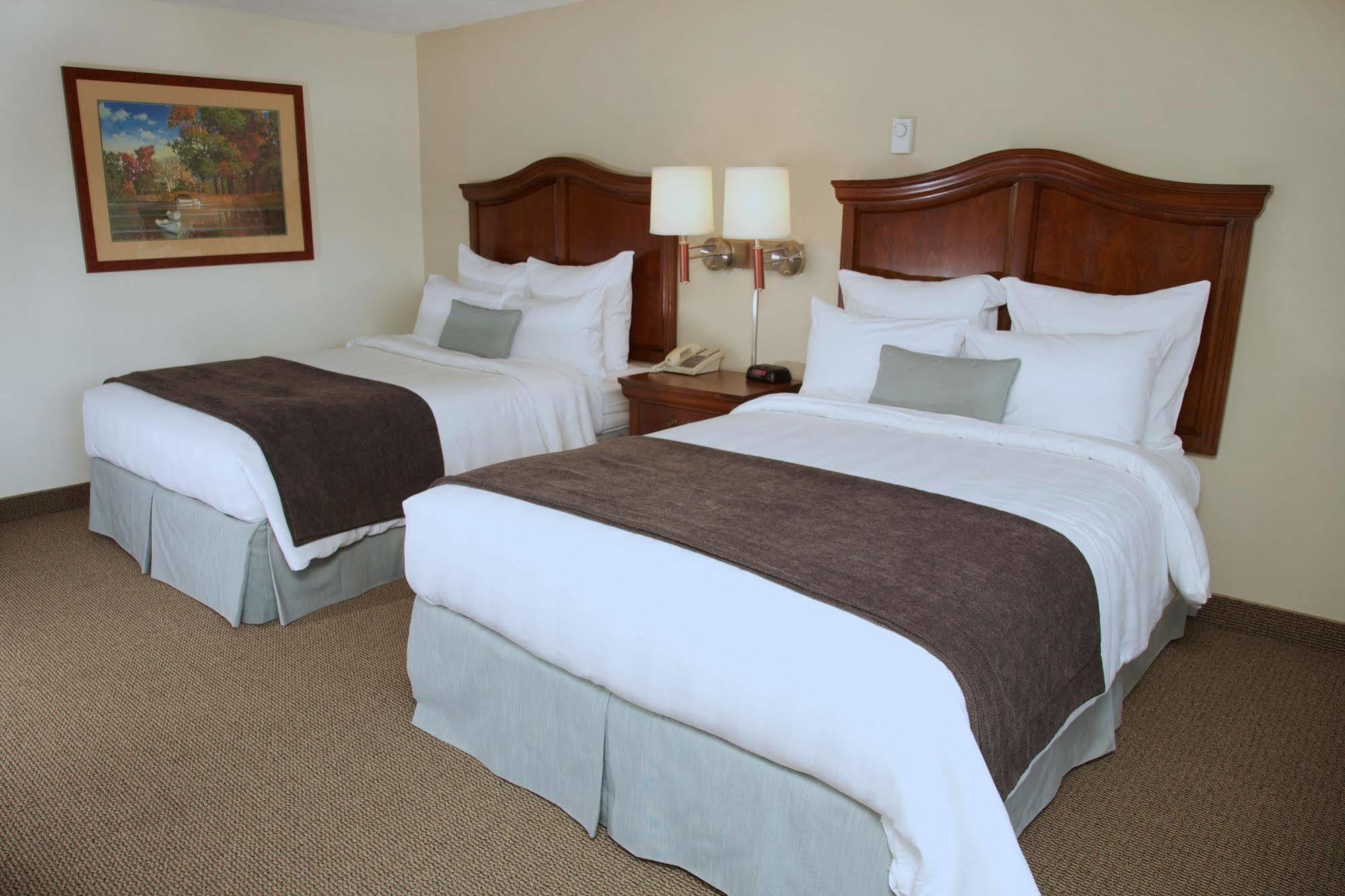 Holiday Hill Inn & Suites Dennisport Buitenkant foto