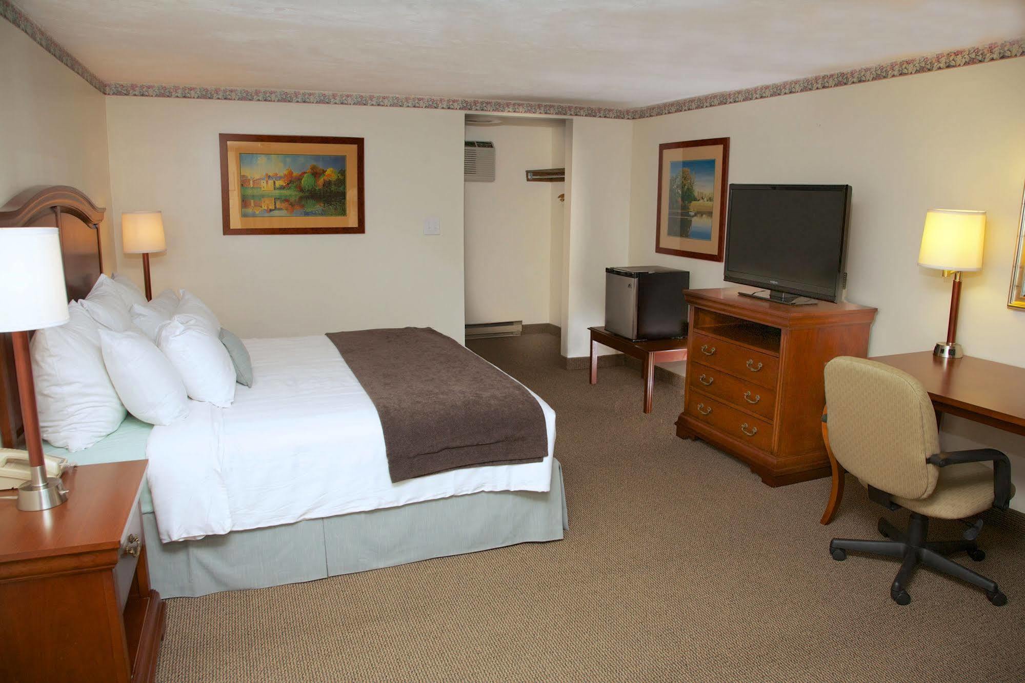 Holiday Hill Inn & Suites Dennisport Buitenkant foto