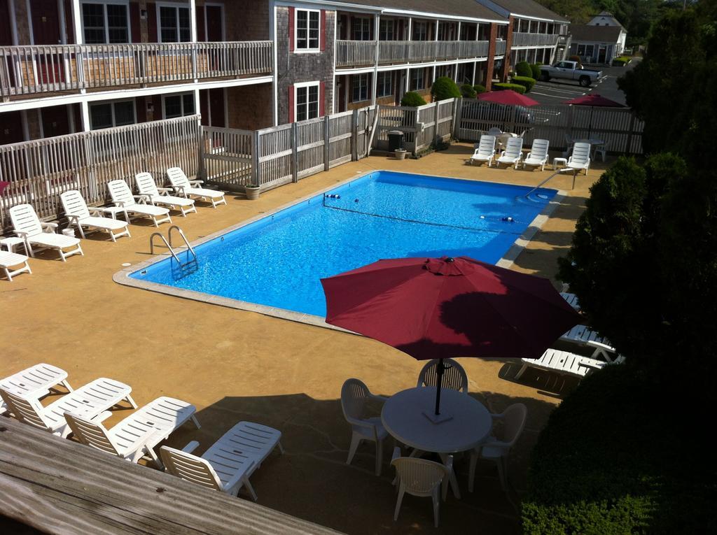 Holiday Hill Inn & Suites Dennisport Buitenkant foto