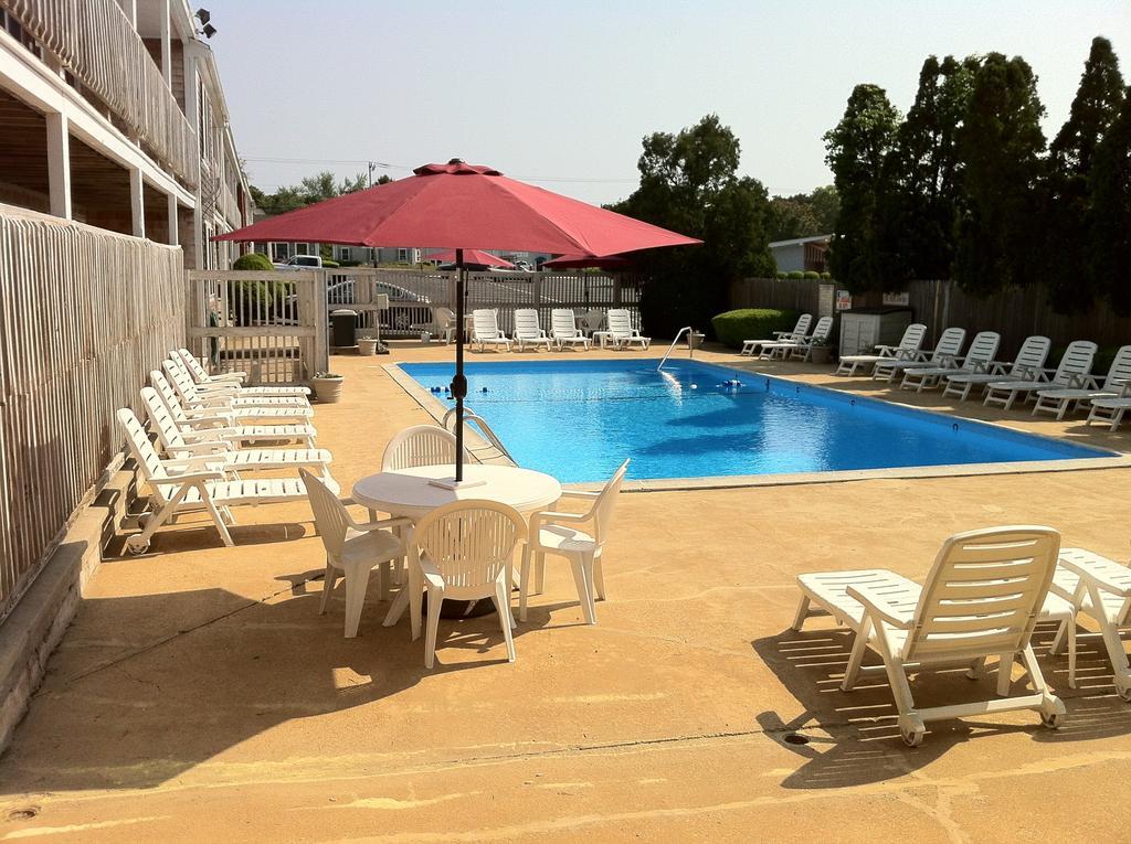 Holiday Hill Inn & Suites Dennisport Buitenkant foto